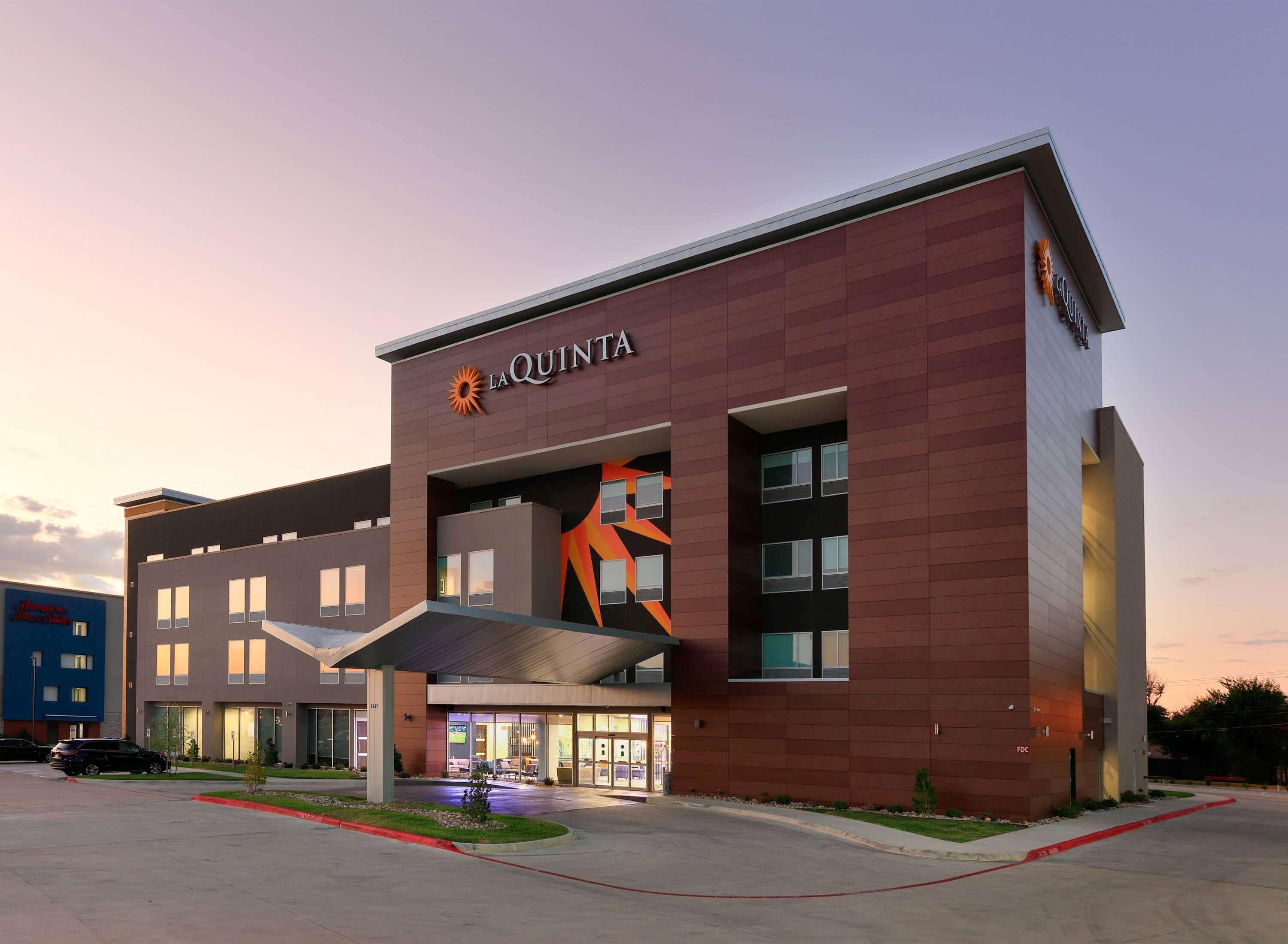 La Quinta Inn & Suites By Wyndham Dallas/Fairpark Екстер'єр фото